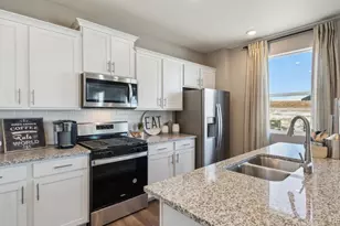 9918 Danube Ct, Commerce City, CO 80022 - Photo 5