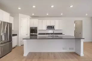 24734 E Kettle Ct, Aurora, CO 80016 - Photo 3