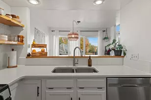 3686 S Espana Way, Aurora, CO 80013 - Photo 9