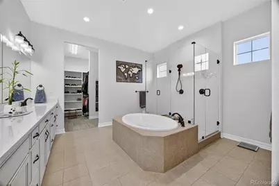 27560 E Lakeview Drive, Aurora, CO 80016 - Photo 31