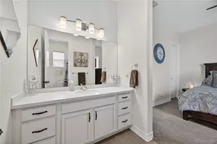 27560 E Lakeview Dr, Aurora, CO 80016 - Photo 9