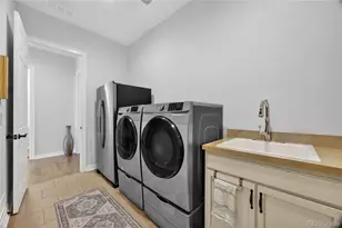 27560 E Lakeview Dr, Aurora, CO 80016 - Photo 21