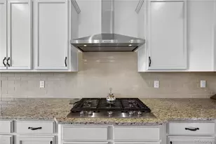 27560 E Lakeview Dr, Aurora, CO 80016 - Photo 23