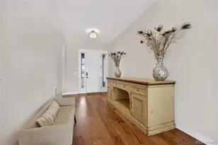 27560 E Lakeview Dr, Aurora, CO 80016 - Photo 3