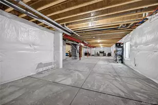 27560 E Lakeview Dr, Aurora, CO 80016 - Photo 37