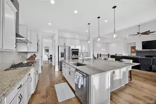 27560 E Lakeview Dr, Aurora, CO 80016 - Photo 25