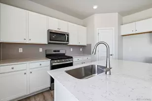 20255 E 58th Pl, Aurora, CO 80019 - Photo 15
