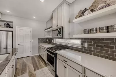 10162 Yampa Court, Commerce City, CO 80022 - Photo 11