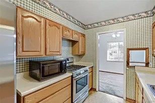 1051 Macon St, Aurora, CO 80010 - Photo 17
