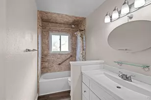 946 Hutchinson Dr, Colorado Springs, CO 80910 - Photo 9