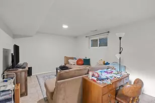 946 Hutchinson Dr, Colorado Springs, CO 80910 - Photo 13