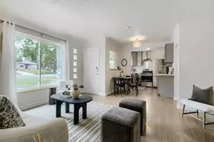 2431 Oneida St, Denver, CO 80207 - Photo 5