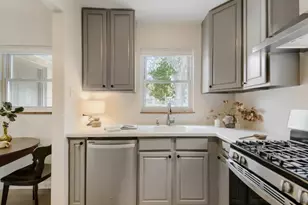 2431 Oneida St, Denver, CO 80207 - Photo 9