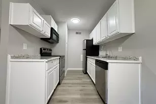 10211 Ura Ln, Thornton, CO 80260 - Photo 7