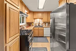 3057 S Alton Ct, Denver, CO 80231 - Photo 23