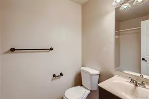 1127 S Ventura Cir, Aurora, CO 80017 - Photo 13