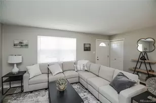 5553 Yost Ct, Denver, CO 80239 - Photo 5