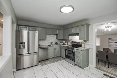 5553 Yost Court, Denver, CO 80239 - Photo 7