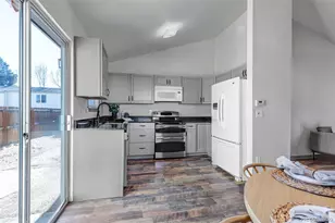 17562 E Whitaker Dr, Aurora, CO 80015 - Photo 11