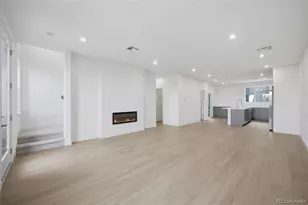 29 Ascent Trl, Englewood, CO 80112 - Photo 3