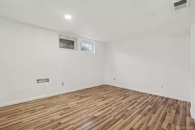 141 Oakland Court, Aurora, CO 80011 - Photo 15