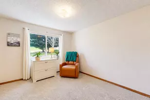 30575 Hilltop Dr, Evergreen, CO 80439 - Photo 9