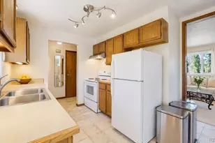 30575 Hilltop Dr, Evergreen, CO 80439 - Photo 7