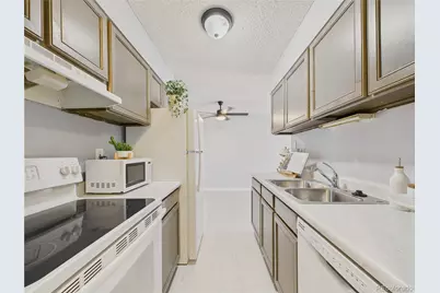 190 E Highline Circle #302, Centennial, CO 80122 - Photo 9