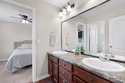 82 S Newbern Way, Aurora, CO 80018 - Photo 5