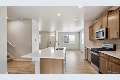 688 N Ukraine Street, Aurora, CO 80018 - Photo 5
