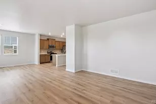 688 N Ukraine St, Aurora, CO 80018 - Photo 7