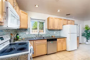 246 Lansing St, Aurora, CO 80010 - Photo 9