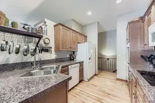 1856 S Kendall Ct, Denver, CO 80232 - Photo 5
