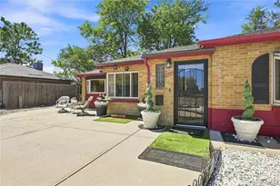 2065 Syracuse St, Denver, CO 80207 - Photo 3