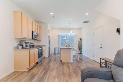 211 S Oak Hill Street, Aurora, CO 80018 - Photo 11