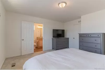 211 S Oak Hill Street, Aurora, CO 80018 - Photo 19