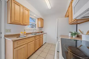 2262 S Jasper Way, Aurora, CO 80013 - Photo 9