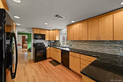 2901 Monaco Parkway, Denver, CO 80207 - Photo 17