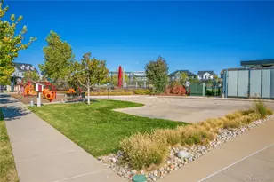 8853 E 55th Ave, Denver, CO 80238 - Photo 9