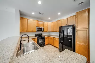 1753 S Buchanan Circle, Aurora, CO 80018 - Photo 3