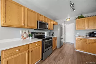 1381 S Cathay Ct, Aurora, CO 80017 - Photo 9