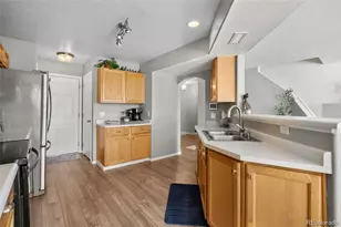 1381 S Cathay Ct, Aurora, CO 80017 - Photo 3