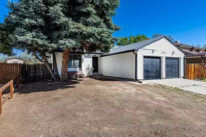 5119 Chandler Way, Denver, CO 80239 - Photo 3