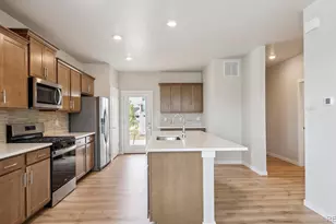 678 N Ukraine St, Aurora, CO 80018 - Photo 7