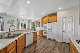 247 N Coolidge Way, Aurora, CO 80018 - Photo 13