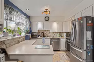 4233 E Maplewood Way, Centennial, CO 80121 - Photo 11