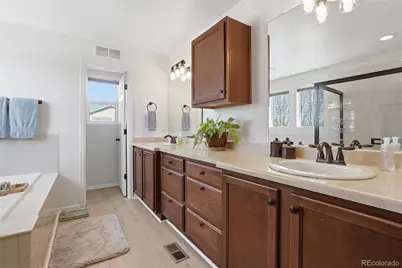 5548 Killarney Court, Denver, CO 80249 - Photo 5