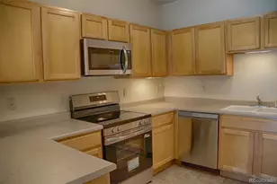 18201 E Greenwood Dr, Aurora, CO 80013 - Photo 7