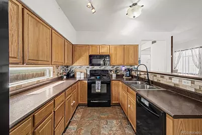 10152 Wyandott Circle N, Thornton, CO 80260 - Photo 11