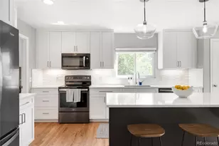 3729 Dahlia St, Denver, CO 80207 - Photo 3